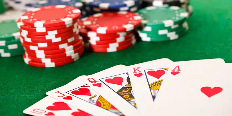 Giải mã tất tần tật luật chơi của Poker trực tuyến